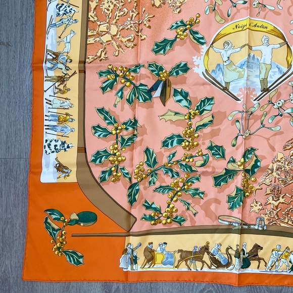 Hermes Authentic Neige D\'Antan 90CM Silk Orange Scarf Excellent Condition in Box